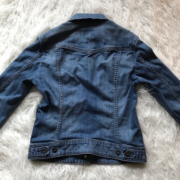 Levi's Women's Classic Blue Jean Jacket - Picture 6 of 6